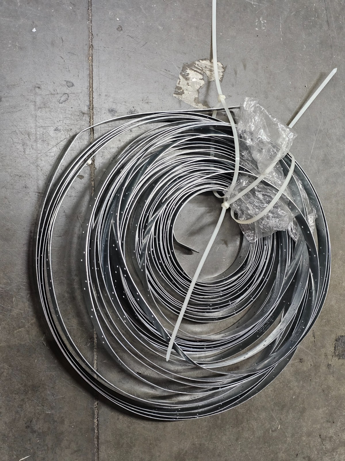 Simpson Strong-tie CS16 1-3/8″ X 100 FT ZMAX Galvanized Coiled Strap 16 Gauge