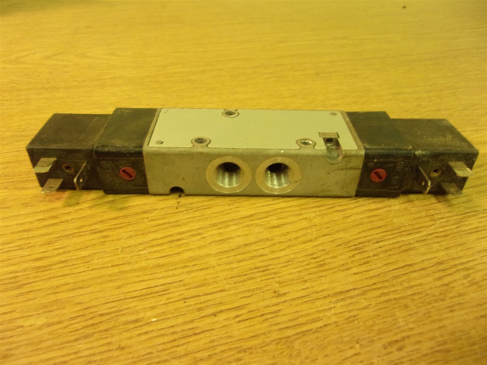 IMI Norgren V61R511A-A213JB 24VDC 145 Psig Max Solenoid Valve *FREE SHIPPING*