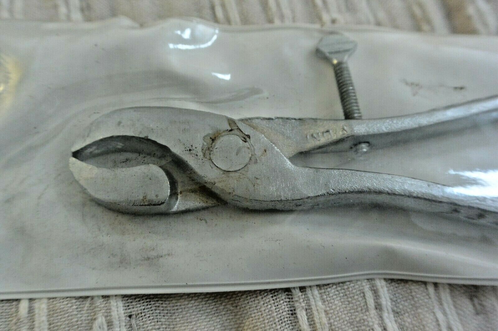 SEYMOUR Ringer Pliers Model: RR-HM HILL