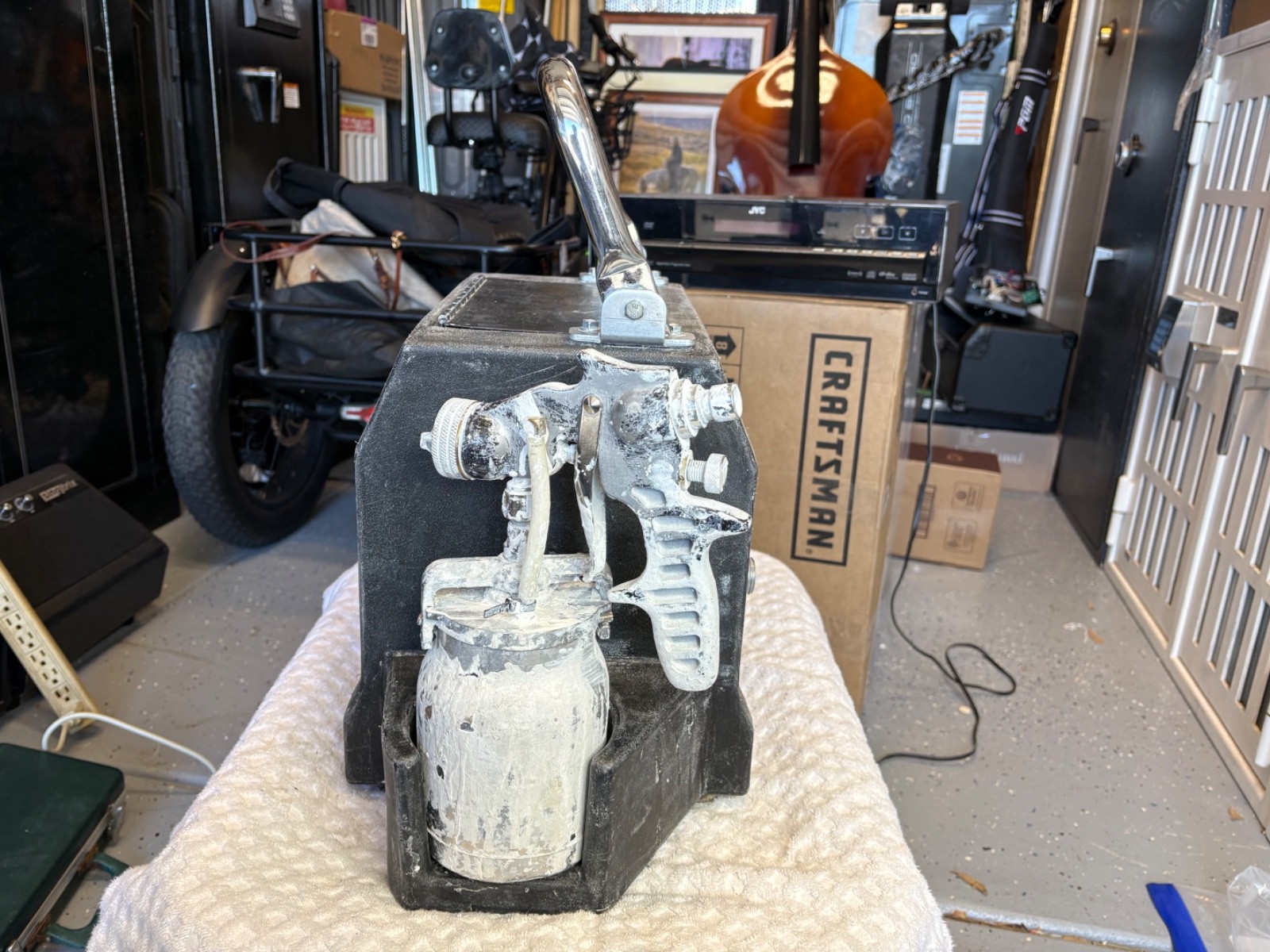 GRACO Finish Pro HVLP 2500 Paint Sprayer with hose and sprayer. Free shipping.