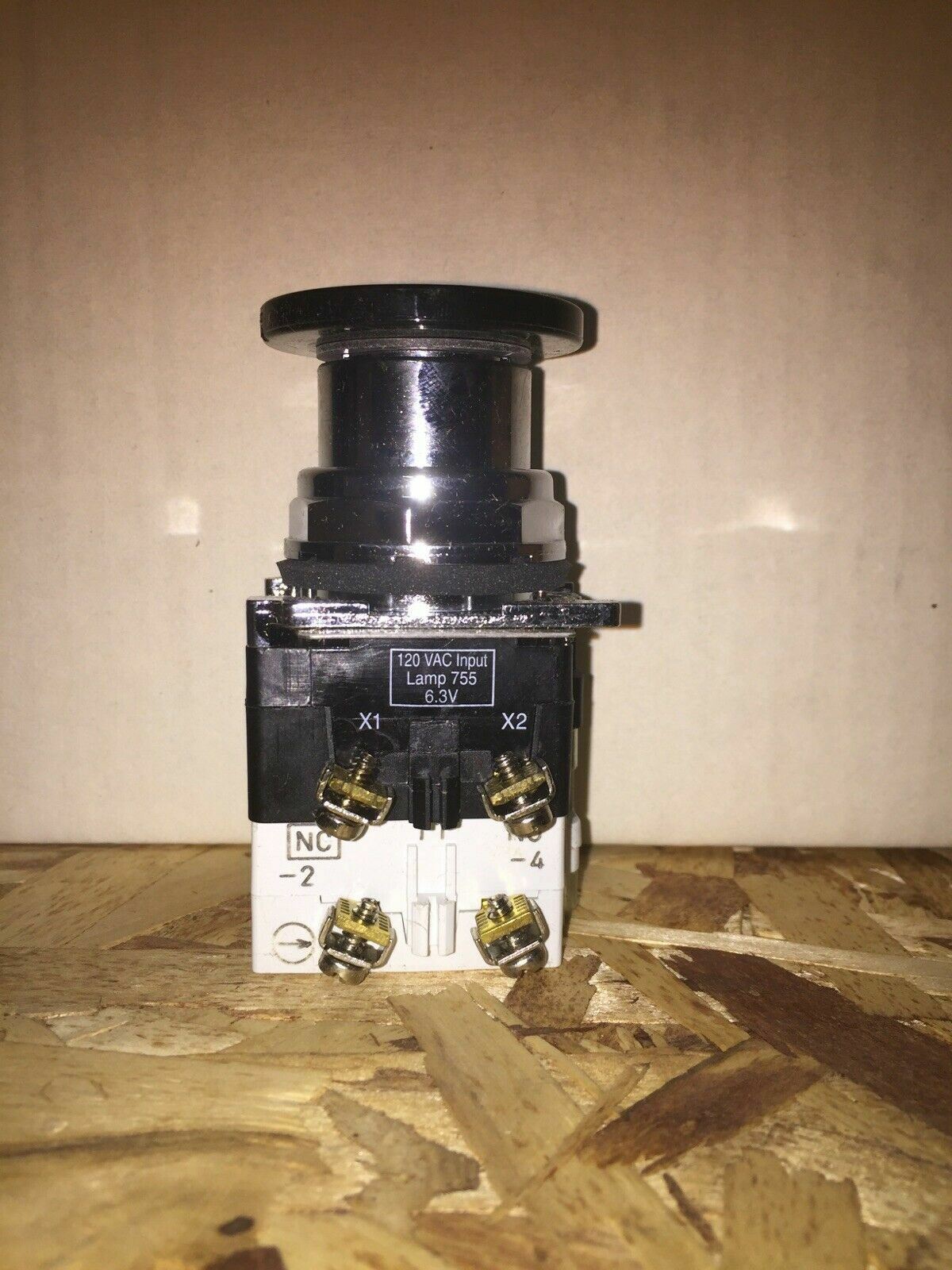10250T563C48-1X. PUSH PULL OPERATOR.