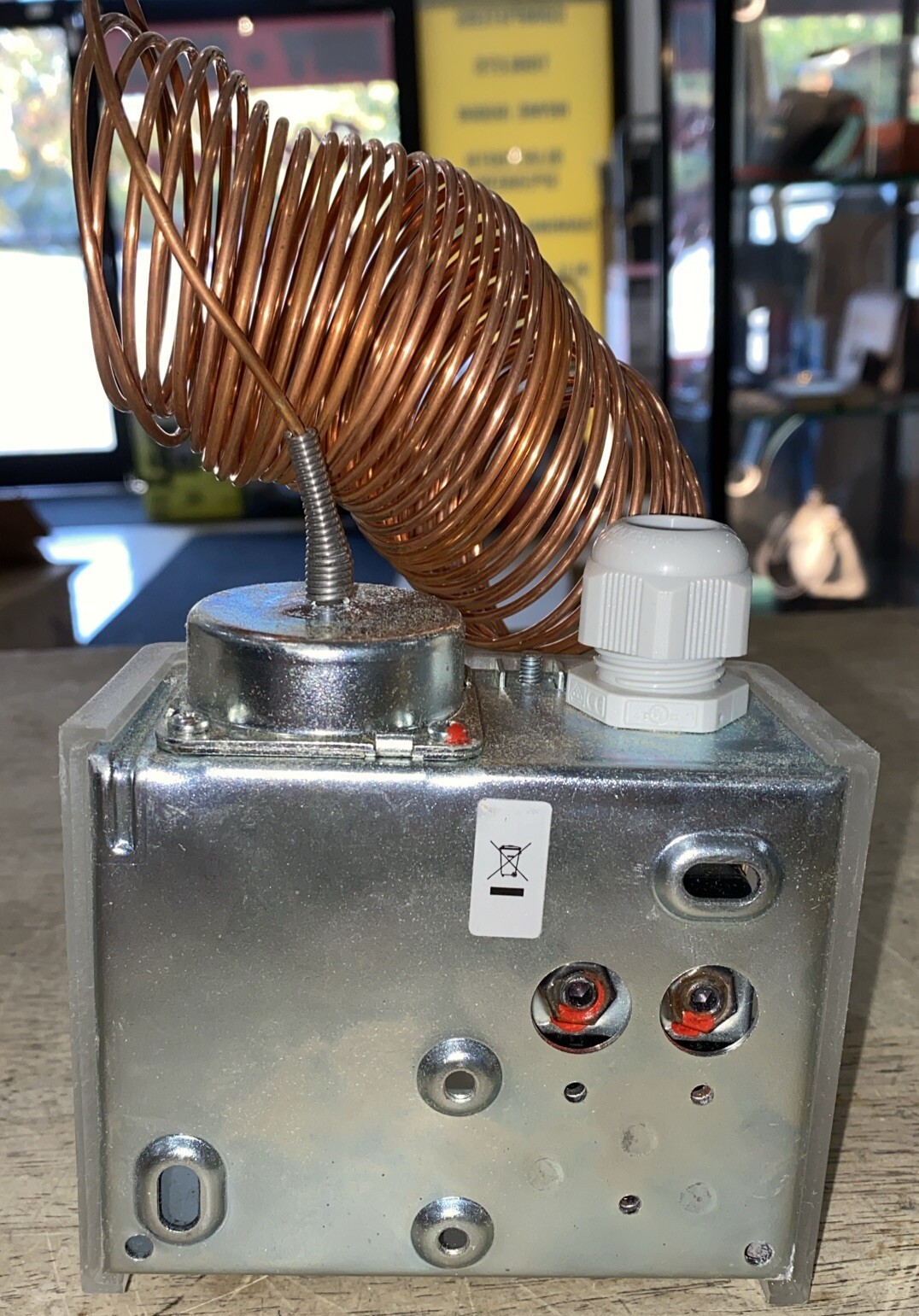 Industrie Technik DBTF-1/2/US 15(8)A Frost Thermostat 250VAC IP40 ( S1-C206)