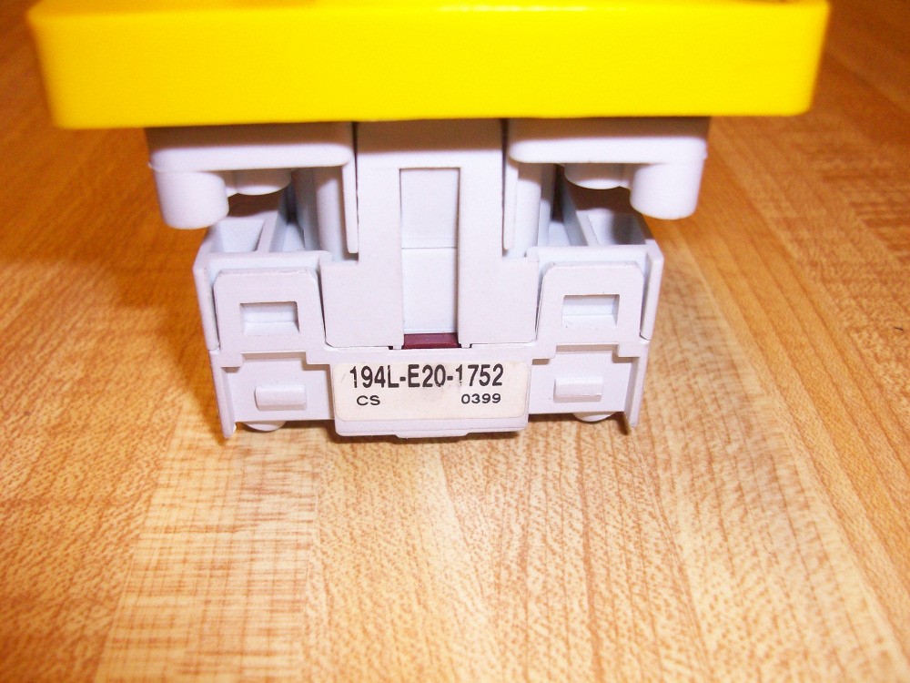 Allen Bradley 194L-E20-1752 On-Off Switch 194LE201752 Ser A