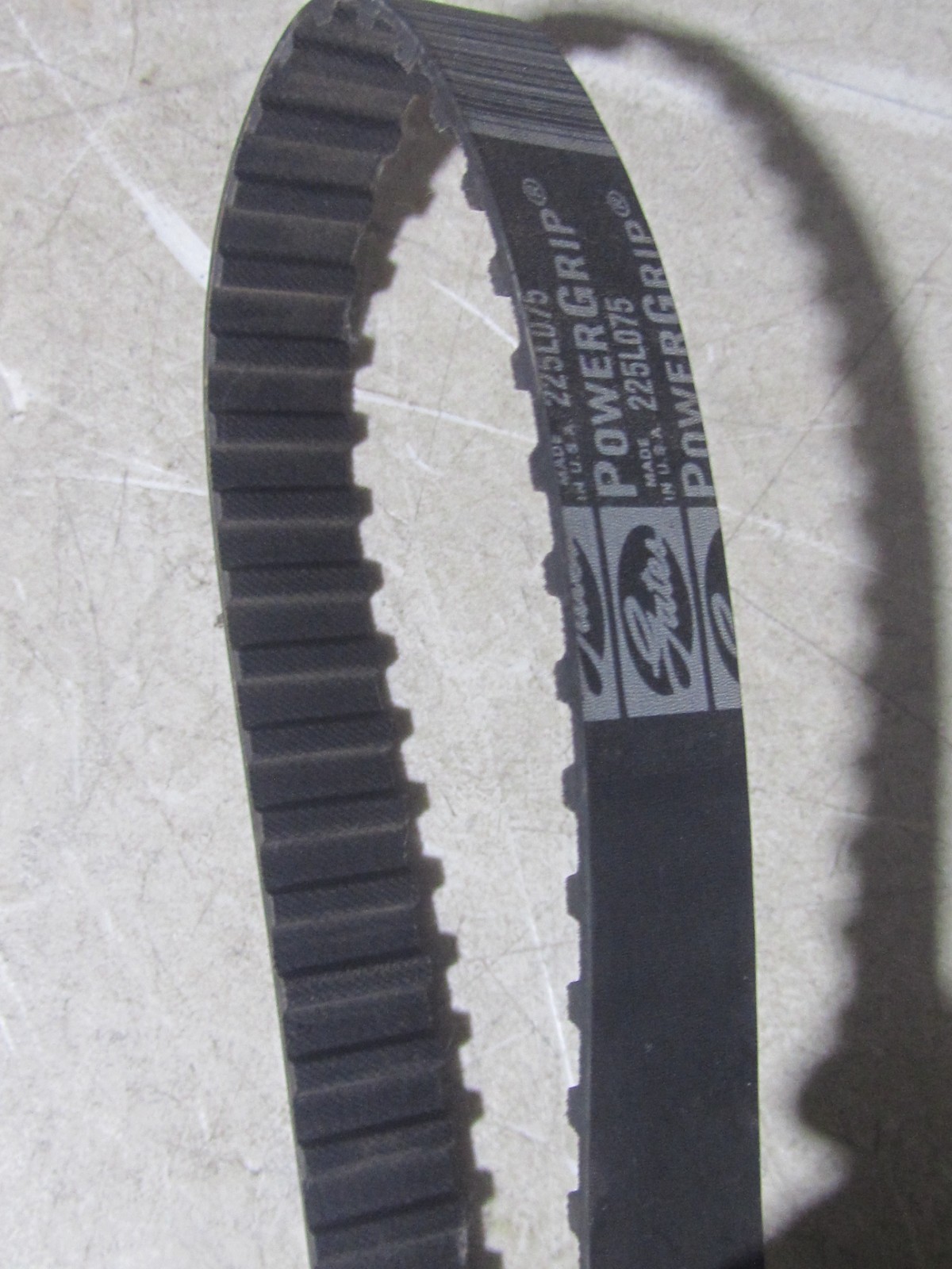 NEW Gates 225L075 Powergrip Timing Belt