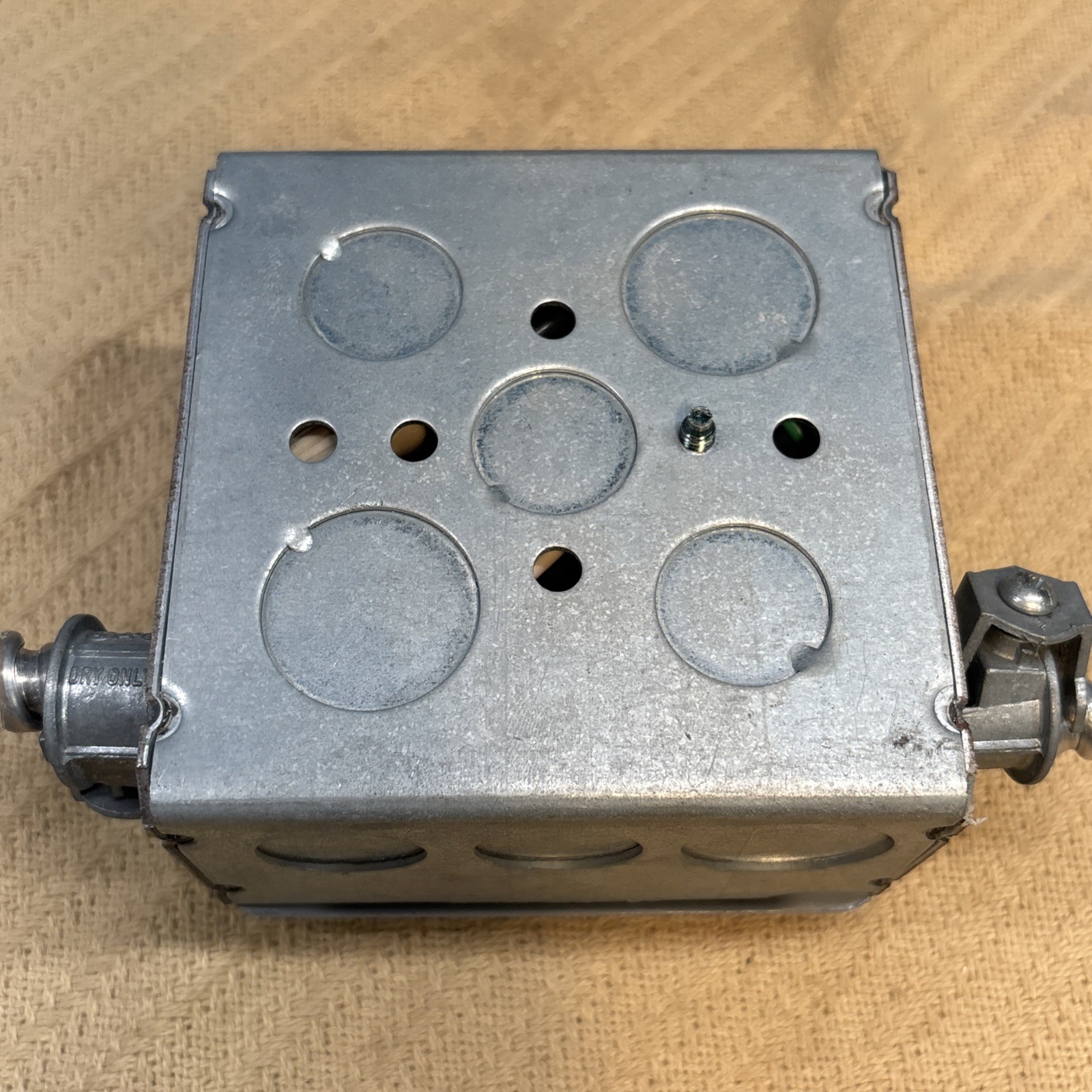 Nema L5-20-R 20A 125V Outlet Receptacle w/ Housing
