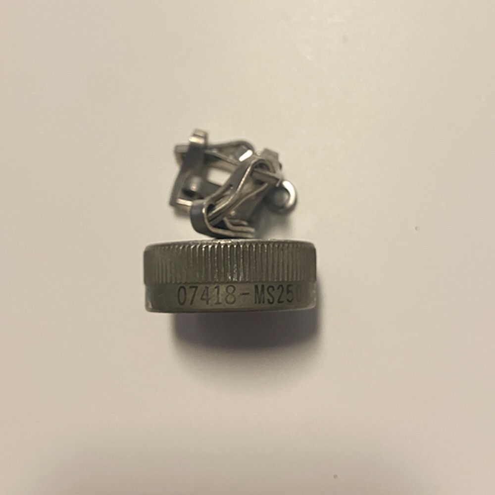 A lot of 5 Amphenol 9749 Cannon Connector 07418-MS25043-18D