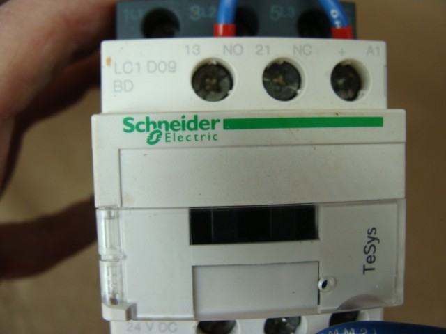 SCHNEIDER LC1D09/LAD4TBDL CONTACTOR 24VDC W/OVERLOAD RELAY LR3D10