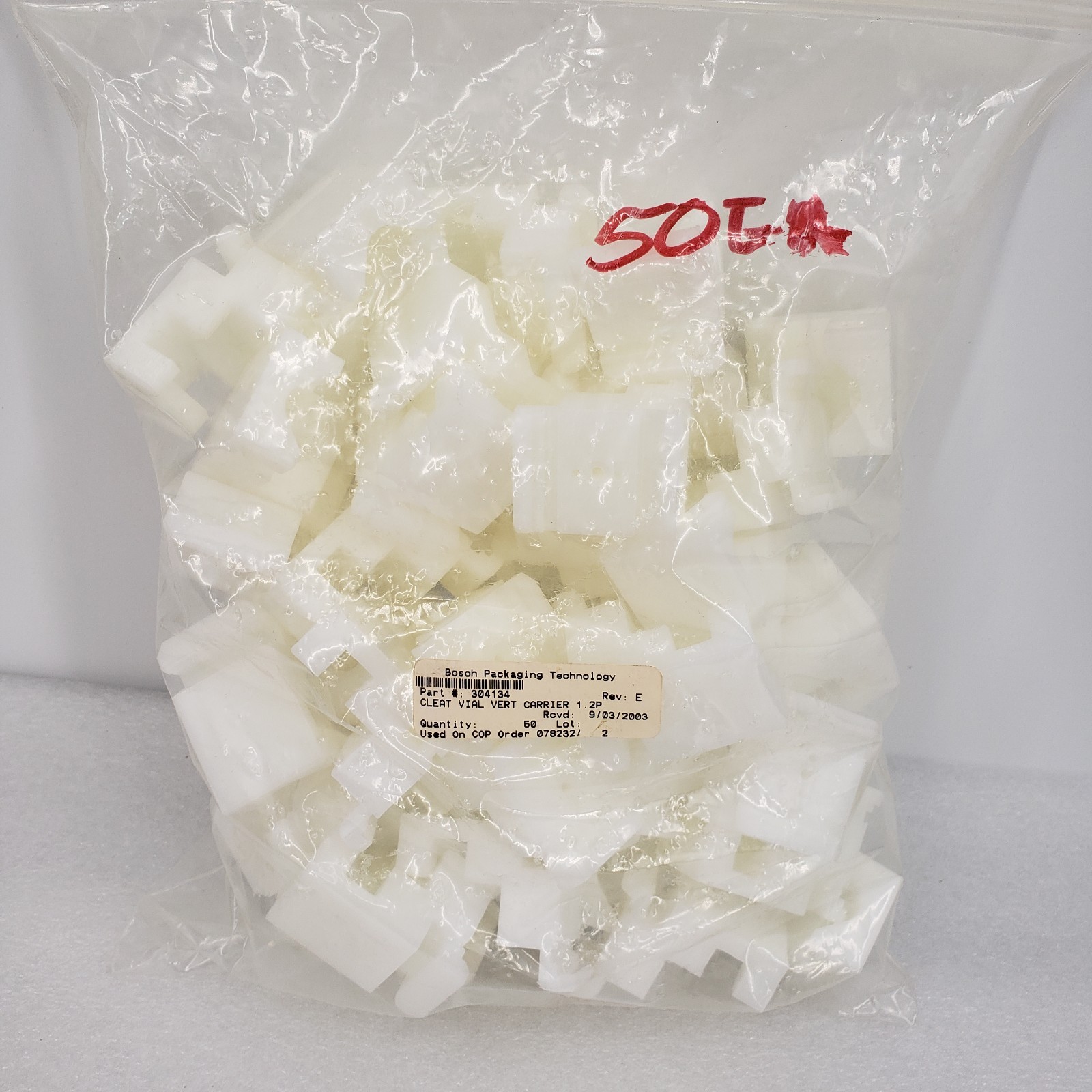 ( QTY : 50 ) Bosch Packaging Technology Cleat Vial Vert Carrier 304134 Rev E