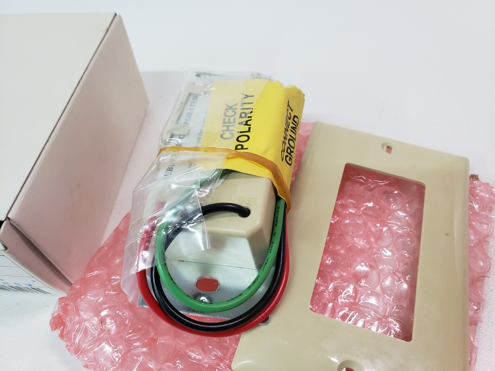 UNUSED – Hubbell WS1277I Wall Switch Sensor Ivory 120/277 VAC