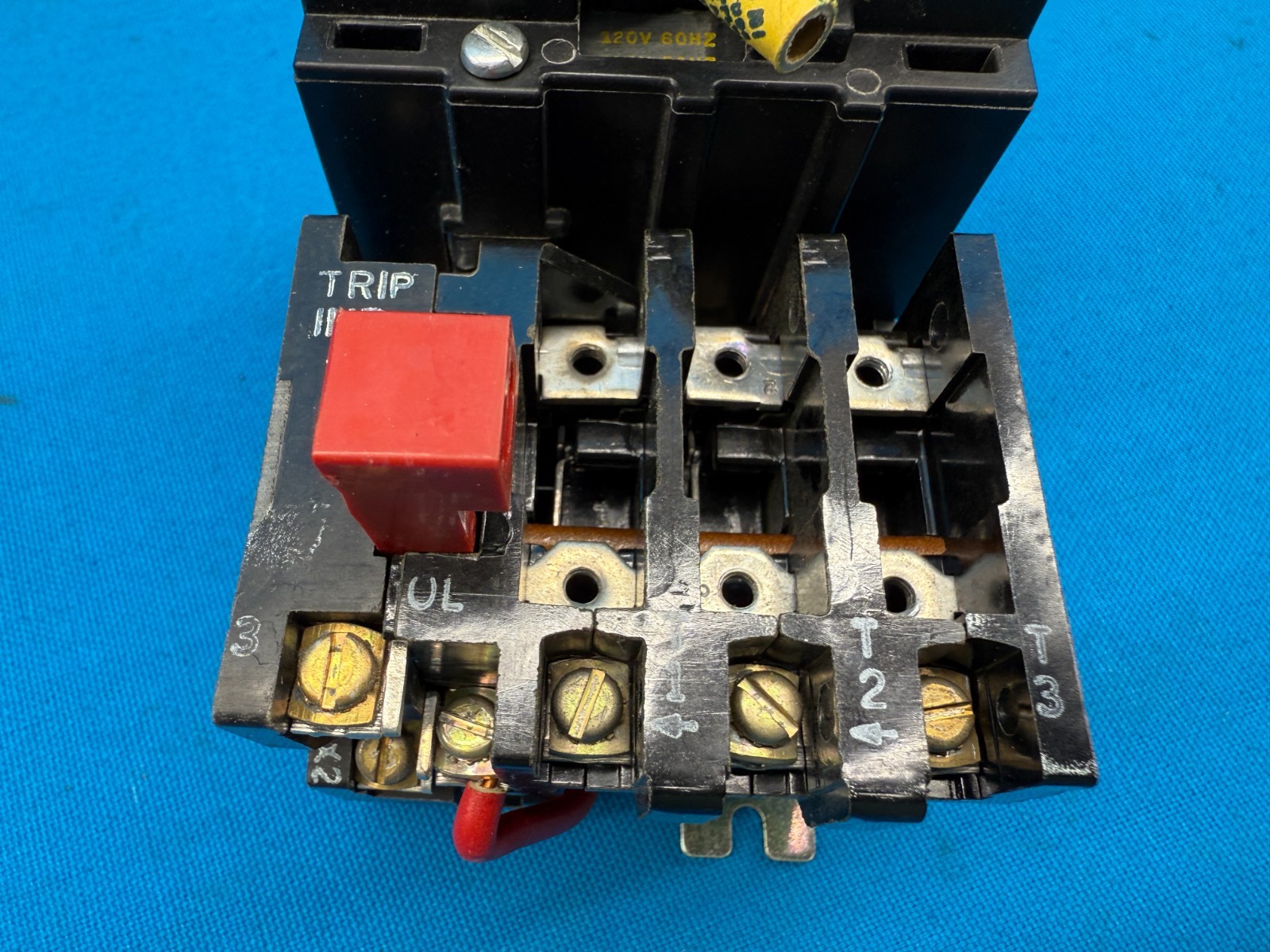 Square D 8536 Type A0-2 NEMA Size-00 3-Phase A/C Magnetic Motor Starter