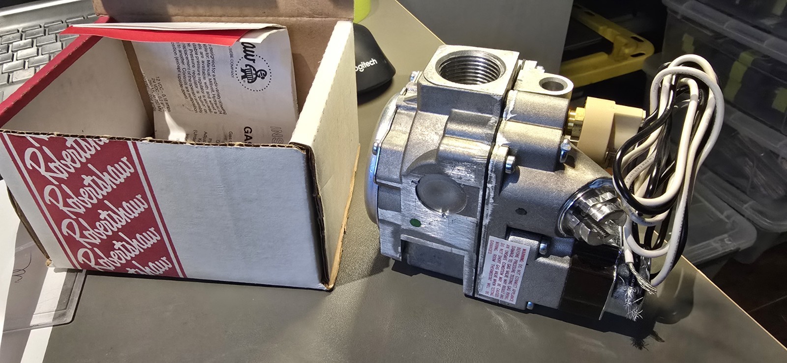 Robertshaw 700-454 Gas Valve 120V 3/4 x 3/4 Standing Pilot Natural Gas Valve NEW