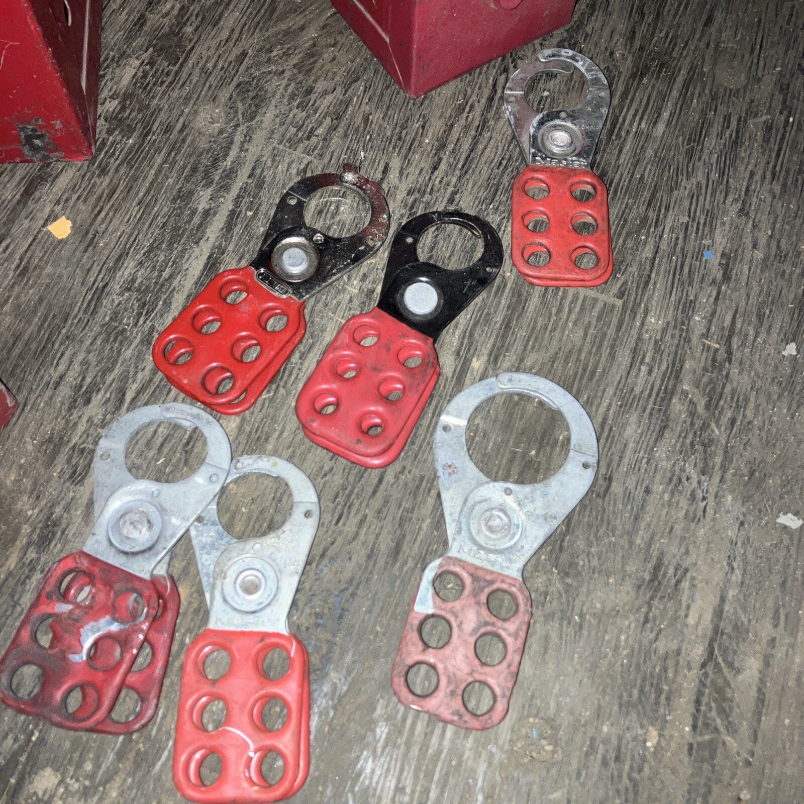 BRADPOWER Portable Metal Group Lock Out Box X7 Boxes And 6 Clasp Read