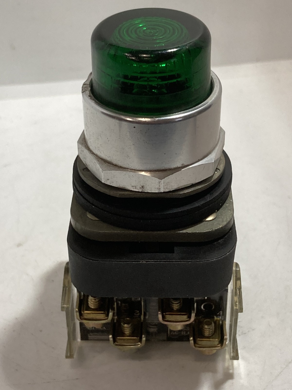 ALLEN BRADLEY 800T-QB24G PUSHBUTTON ILLUMINATED GREEN 1NO/1NC SERIES T