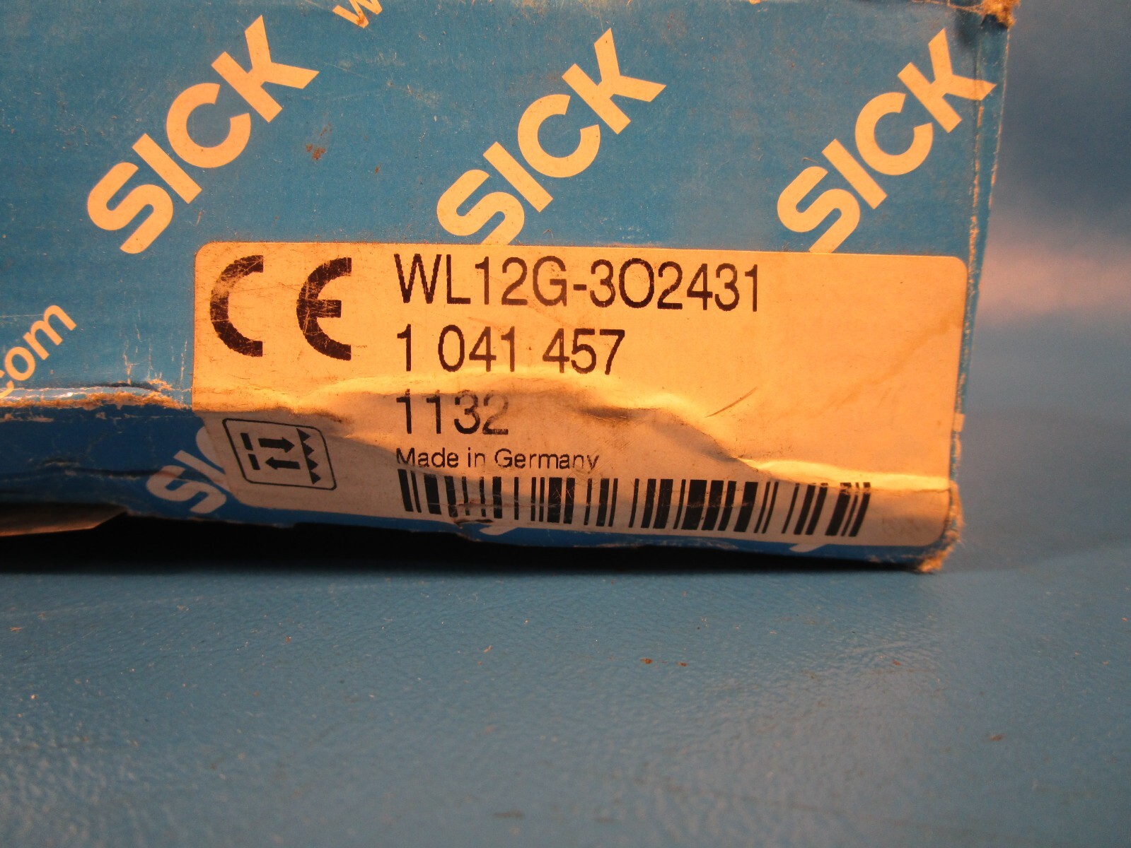 SICK WL12G-302431, Photoelectric Retro-Reflective Sensor
