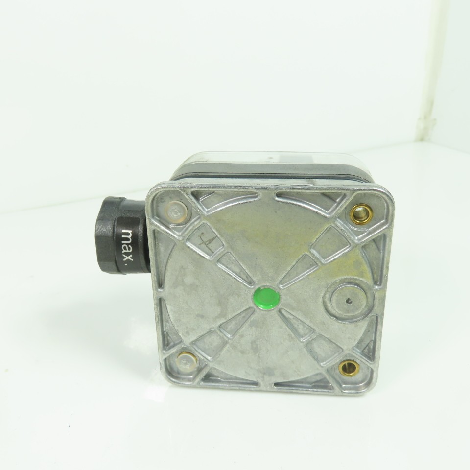 Dungs 217-323A Gas Pressure Switch 1-20″ WC 10A 120VAC
