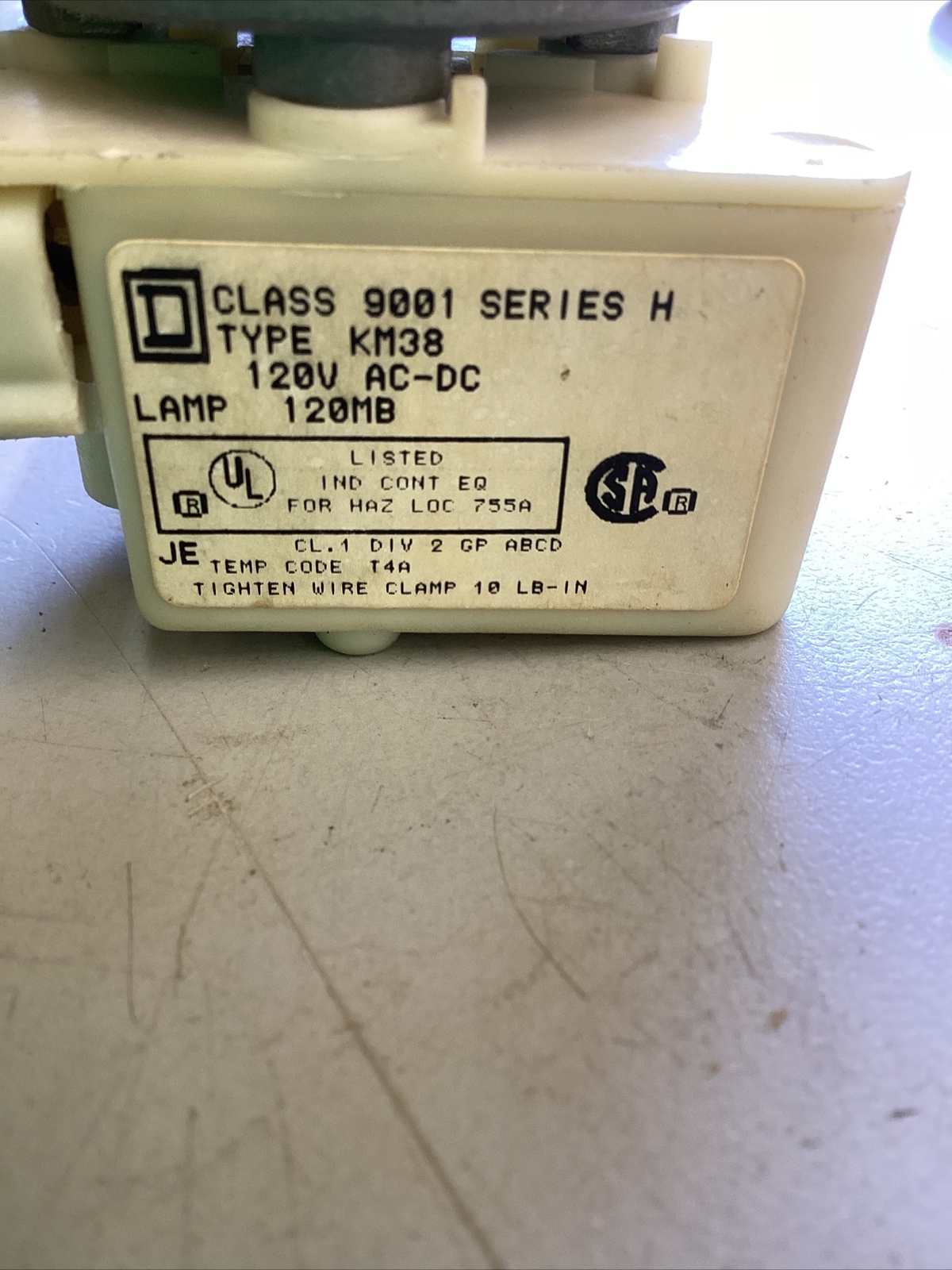 ABB OT16F3 DISCONNECT SWITCH 3-POLE 600V 50/60HZ 20A. &km38 SQ-D