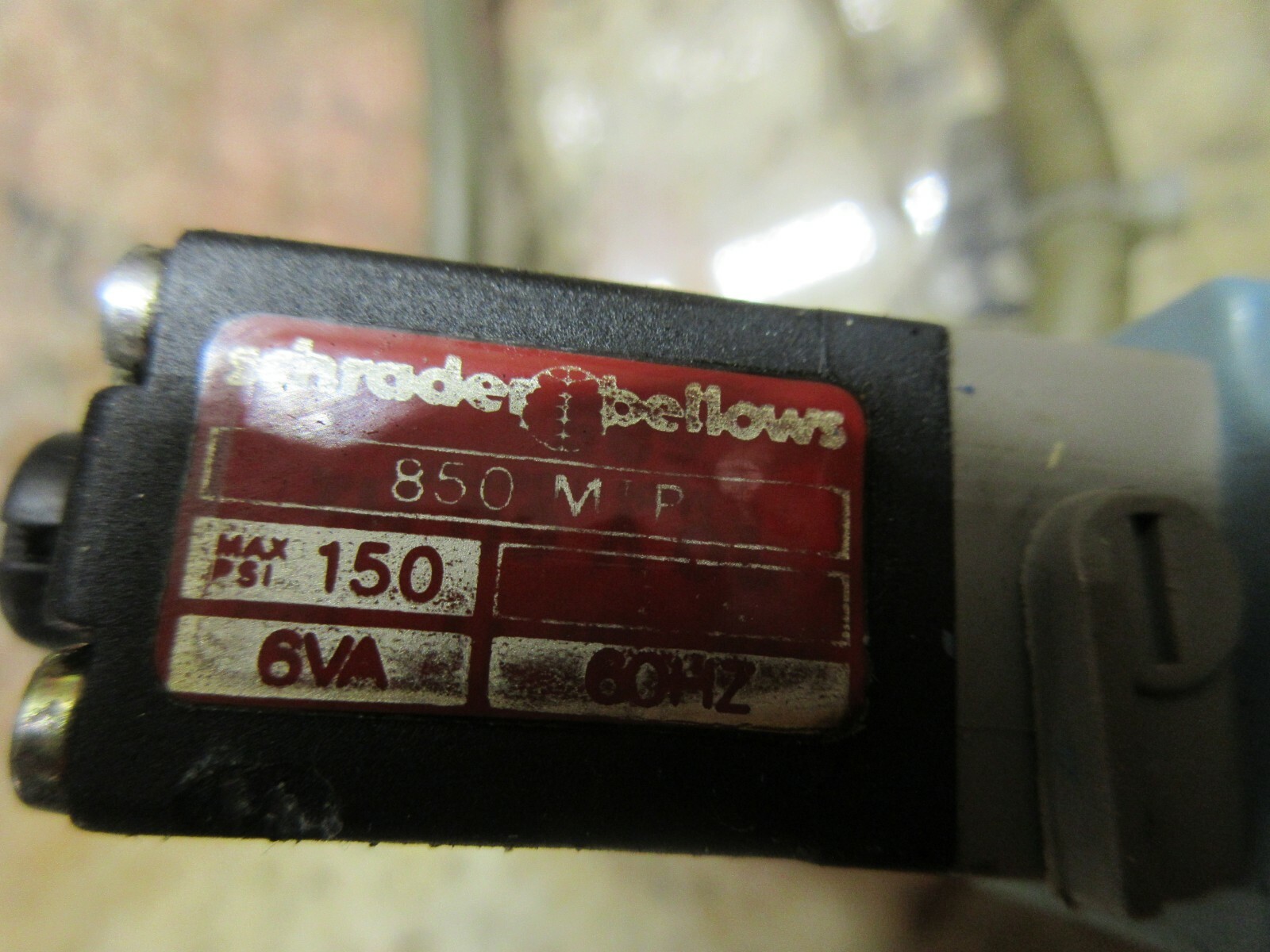 SHRADER BELLOWS VALVE MAZAK H-400 850 M P6VA 60HZ 850 MIP 850MP 850MIP EACH 1