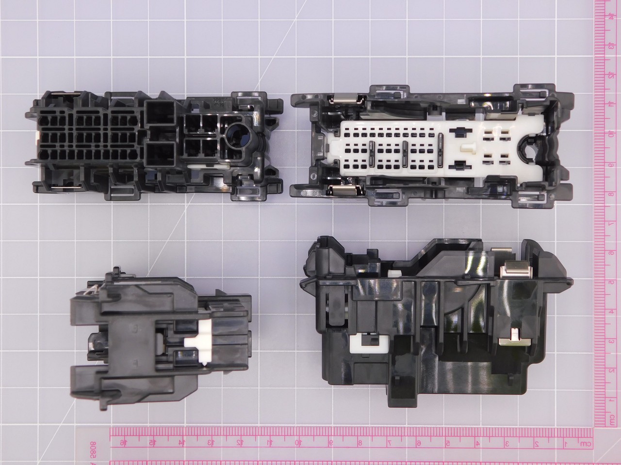 Lot of 100 AUTO 6098-8458 USHYBA36MA-B X118246