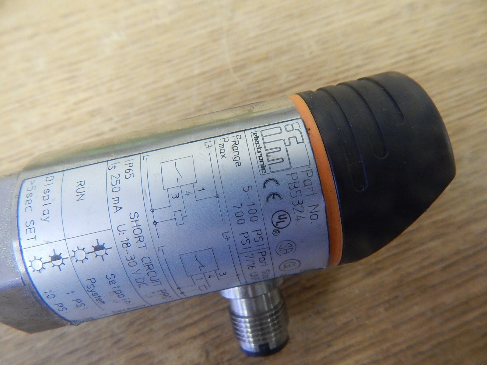 NEW IFM Effector PB 5 324 100 psi Pressure Sensor *FREE SHIPPING*