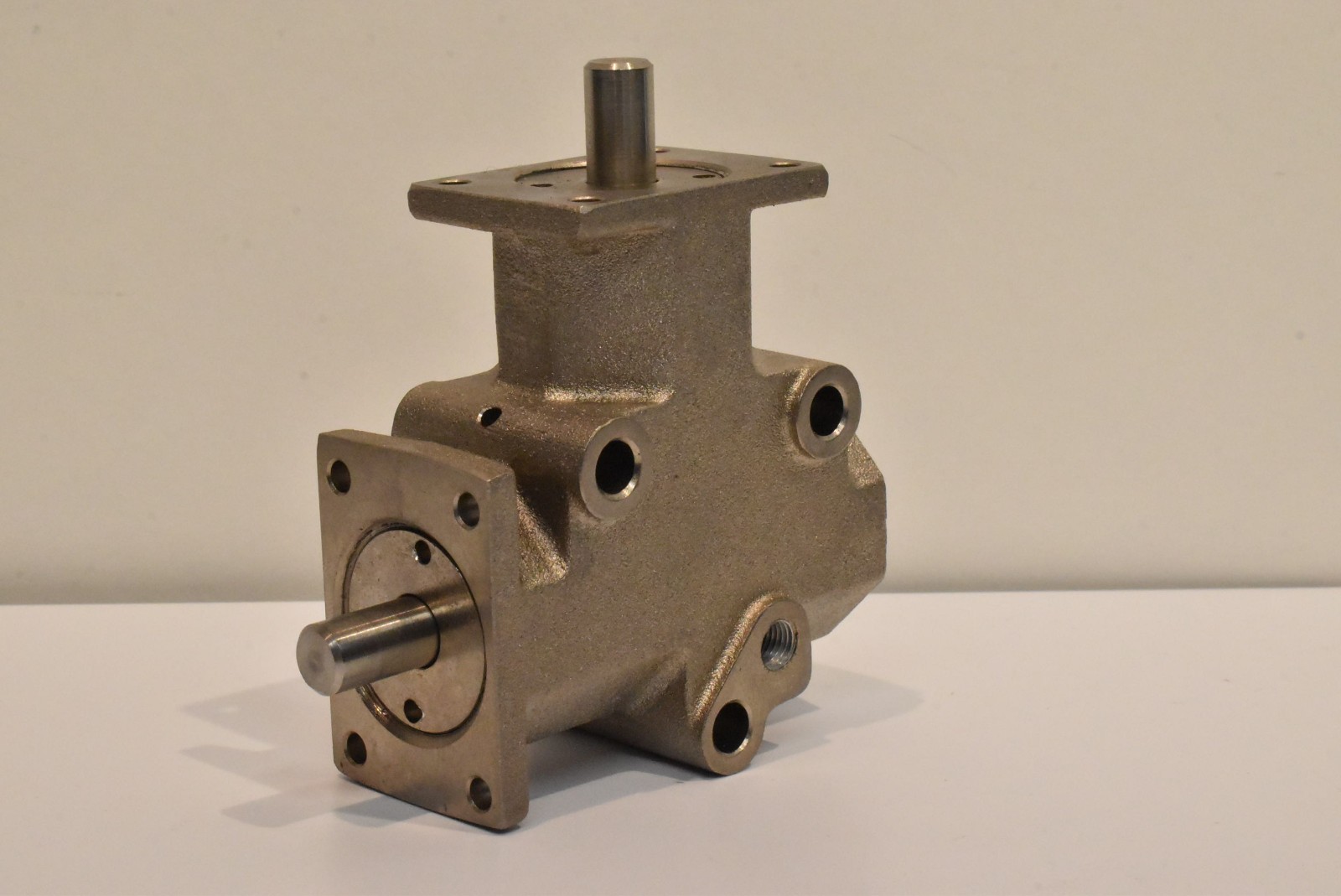 Mitrpak R06 2 way L shape 90 deg. Gearbox