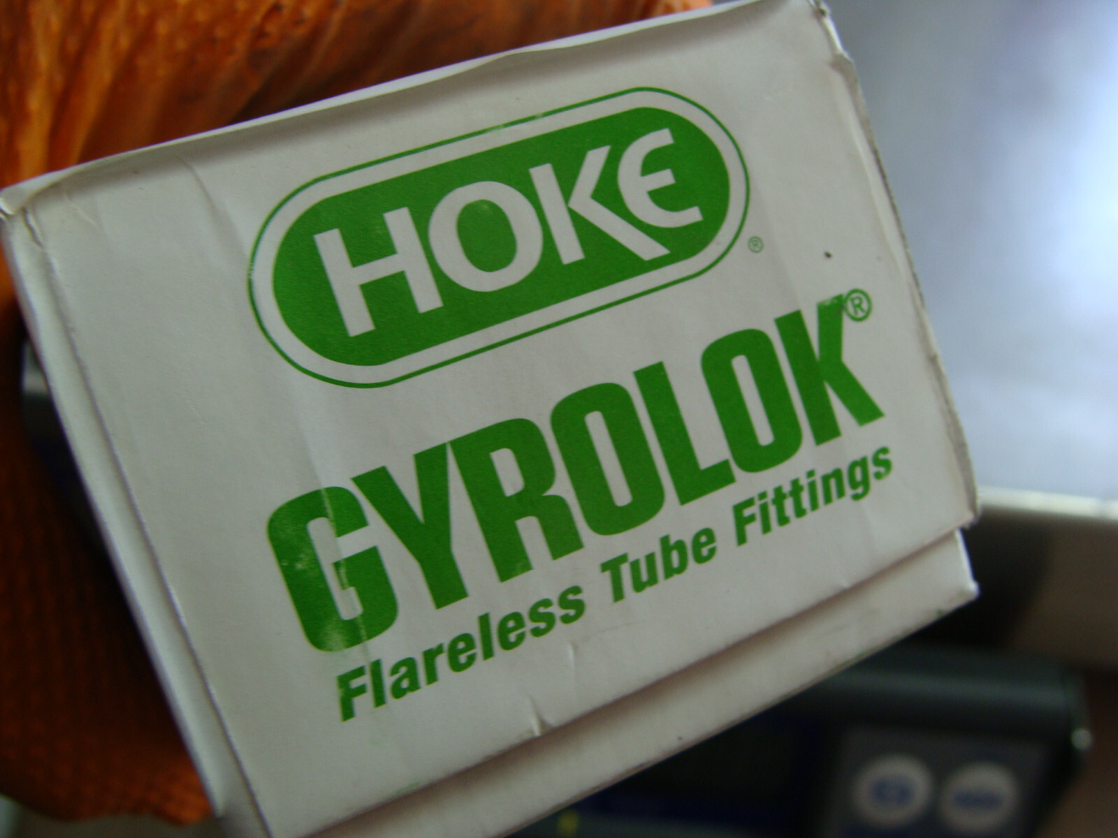 BOX OF 8 HOKE GYROLOK 8CM8BR MALE CONNECTORS 1/2″