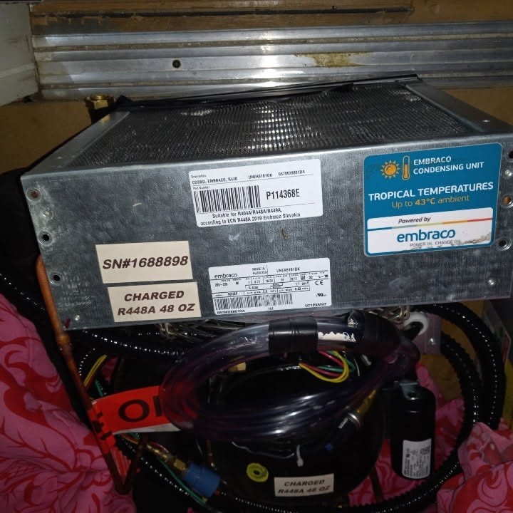 R-404a Condensing Unit, Med/High, 1 HP, 60 Hz, 208V-230VEmbraco UNT6222GKV2