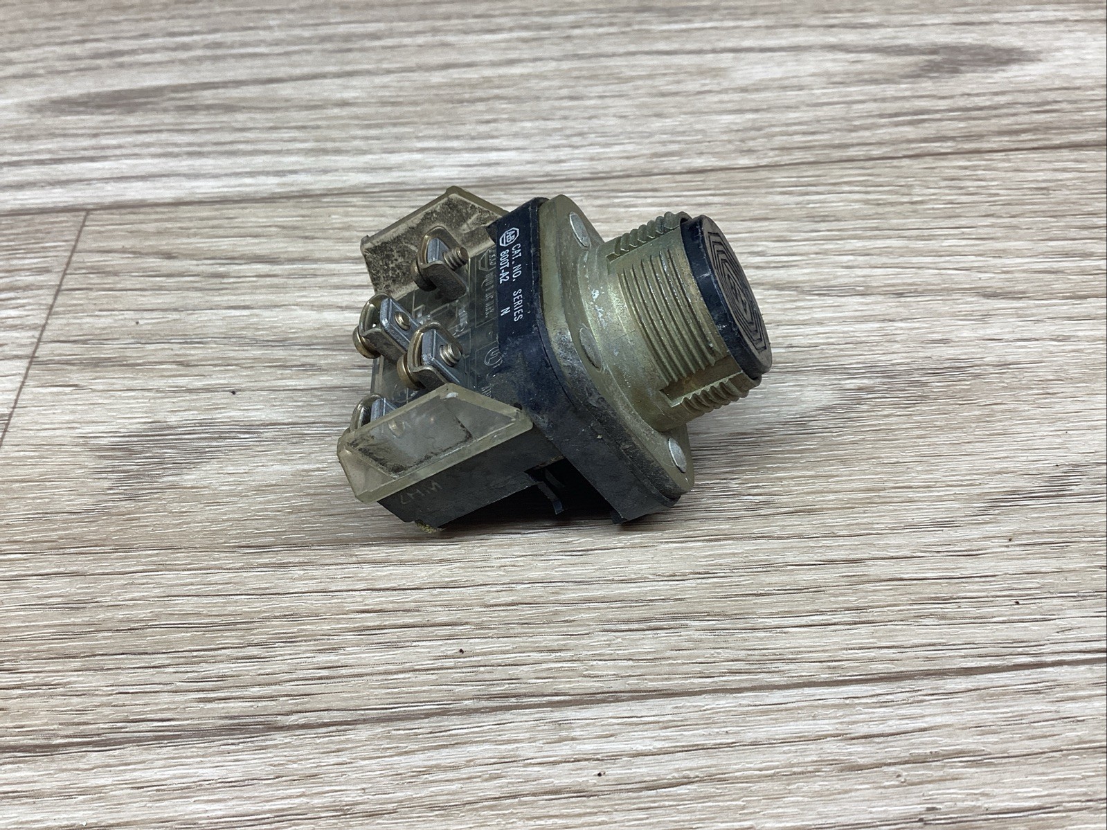 Allen-Bradley 800T-A2 Ser N Black Push Button 800T-XA #817F130*CO