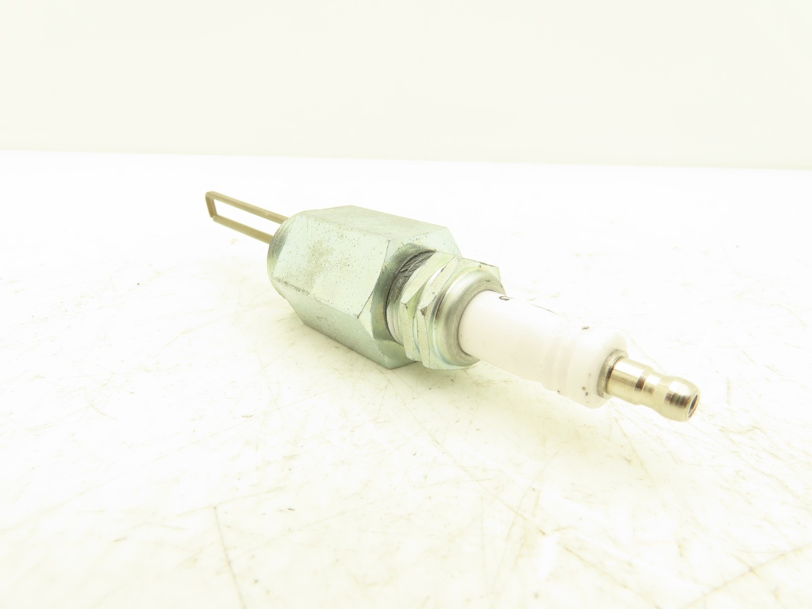 North American 4055-B Spark Ignitor Electrode 3/4″ NPT 2-3/4″ Length
