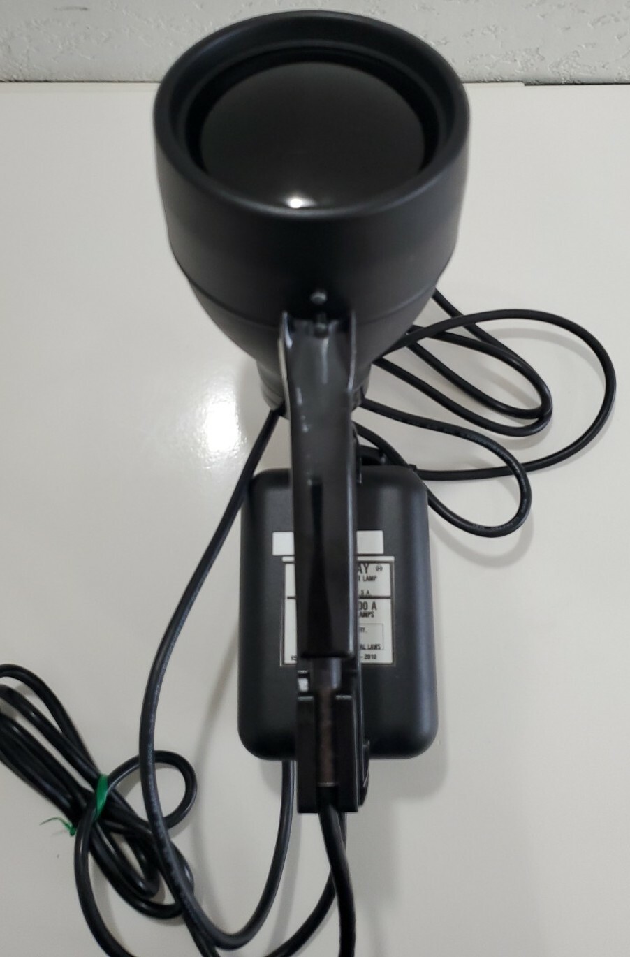 UVP Blak-Ray Model B-100 A Longwave Ultraviolet Lamp 115V 60Hz 2.5A