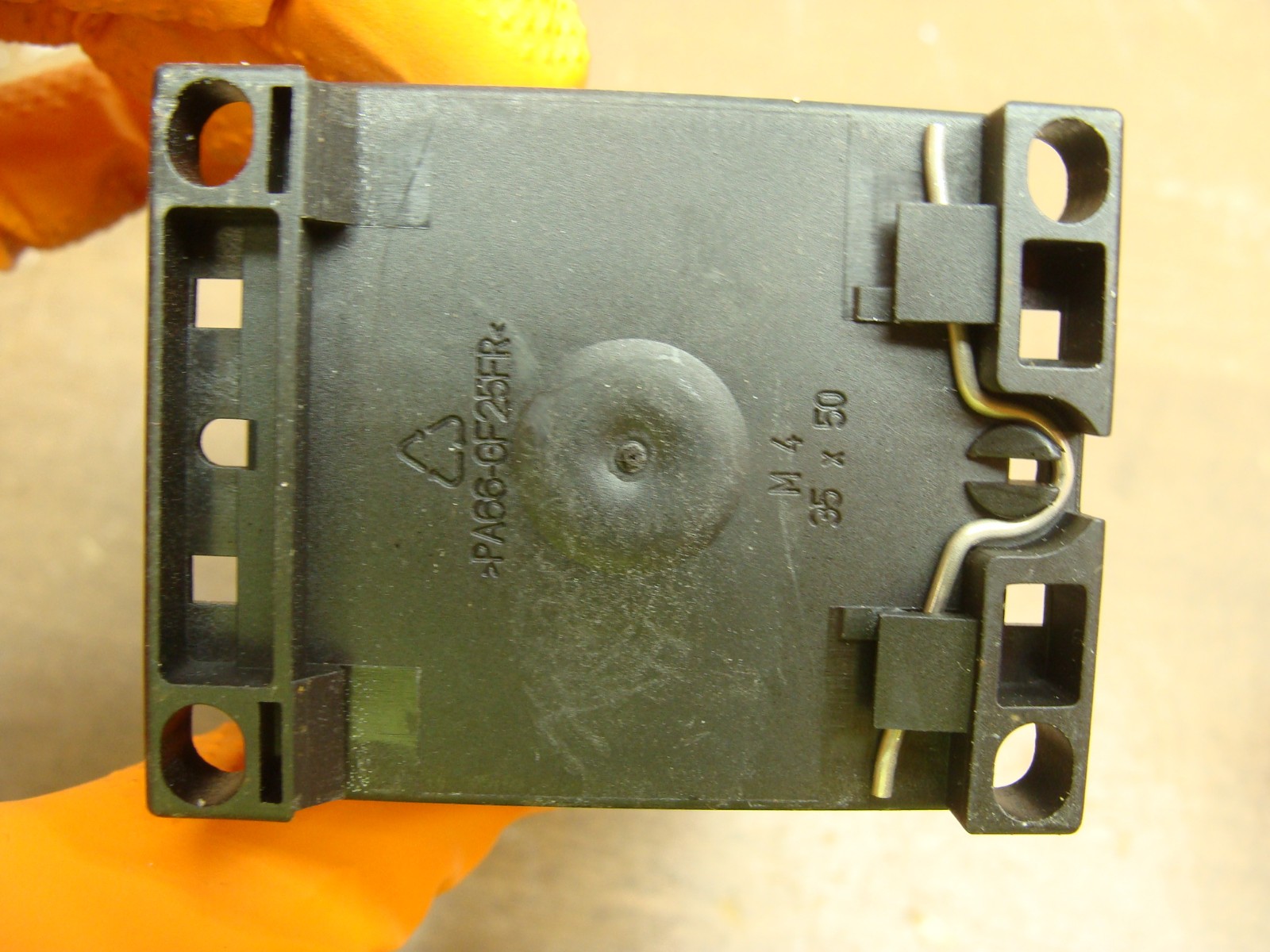 LOT OF 3 SIEMENS CONTACTORS 3RT1016-2BB42 W/3RT1916-1BB00 SURGE SUPRESSOR