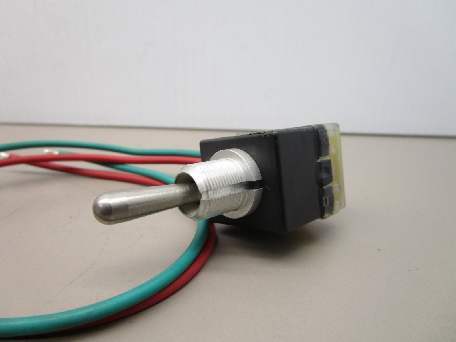 OTTO T7-10011 Toggle Switch 2-Pole 2-Position