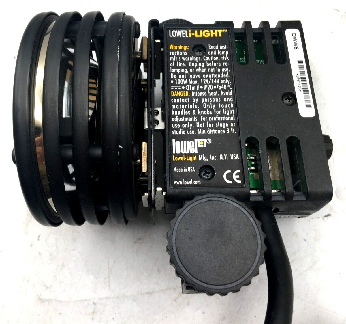 Lowel iLight Focusing Floodlight Set With Anton Bauer Power Tap Cable ID-045 New