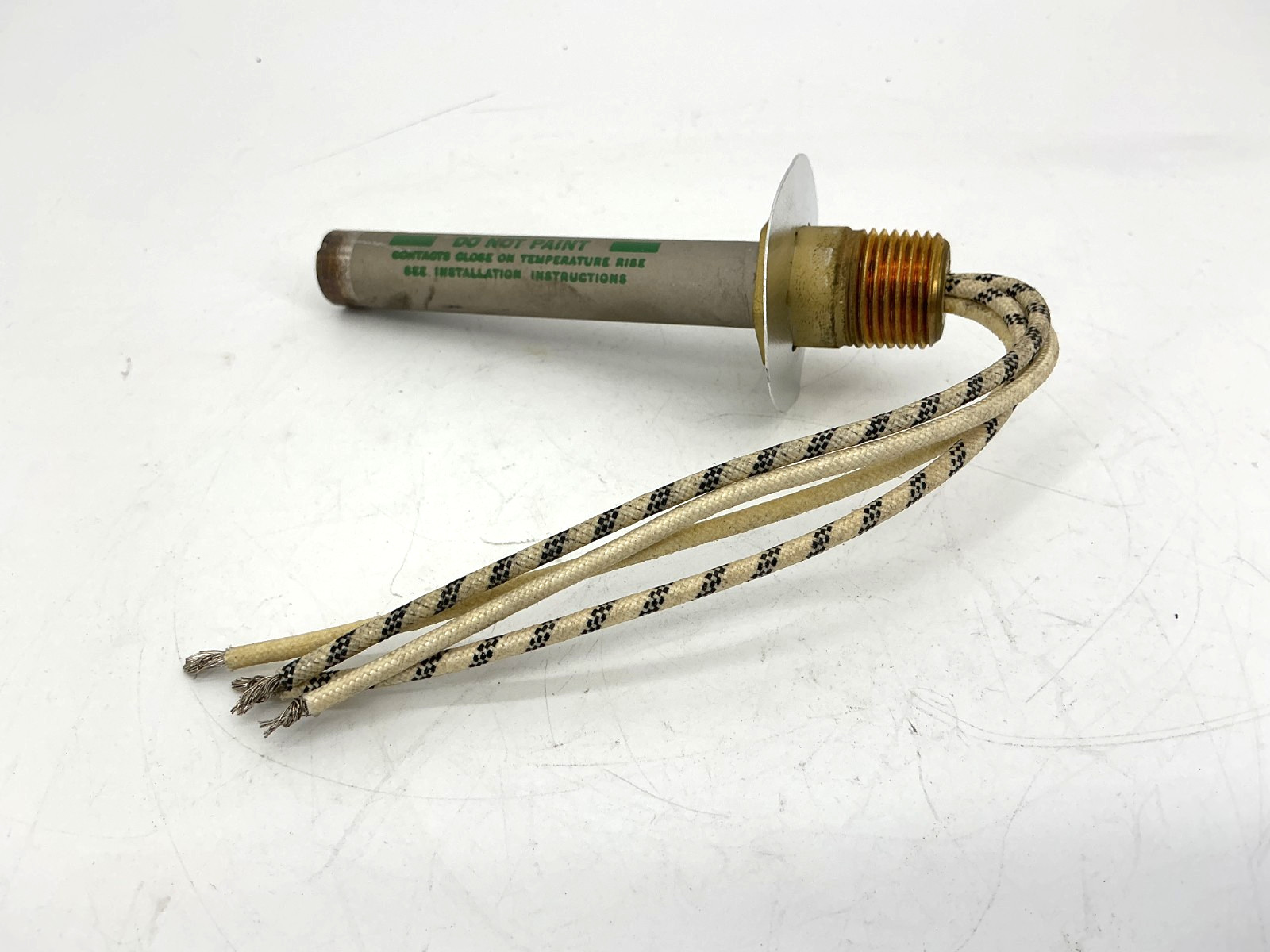 New Fenwal 12-G27121-000-07 Detect-a-Fire Temp Sensor 450F 5A 125VAC – No Box