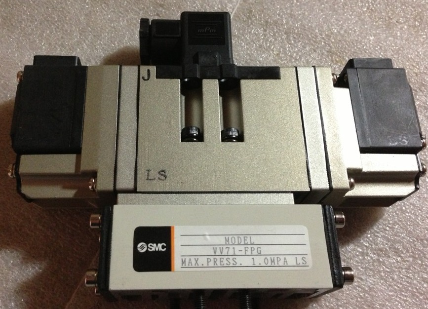 SMC PNEUMATIC SOLENOID VALVE 24VDC VS7-6-FPG-D-1NM & VV71-FPG, #1601A