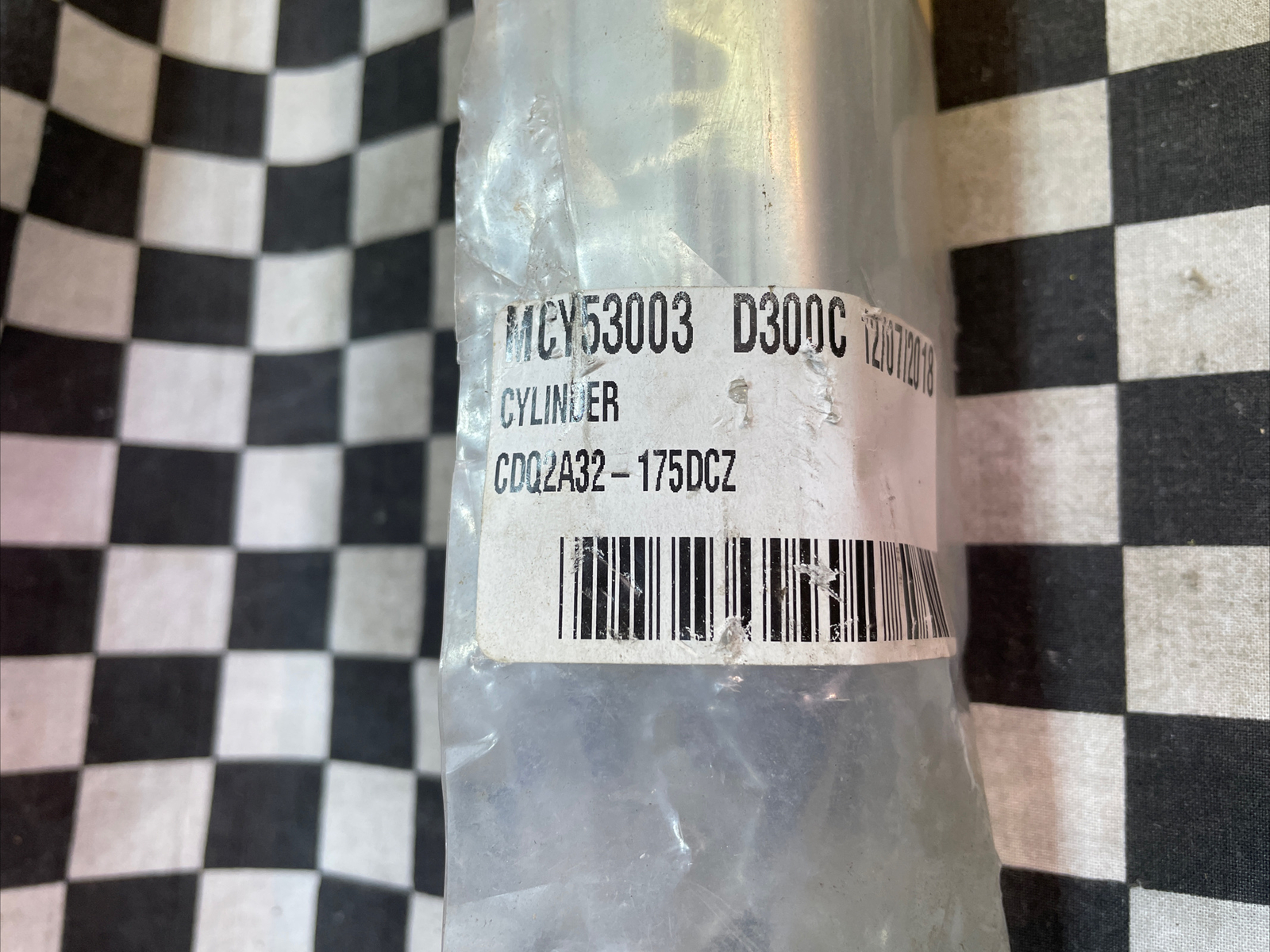 SMC CDQ2A32-175DCZ, CDQ2A32175DCZ, CQ2-Z COMPACT CYLINDER, SHIPSAMEDAY#151Q16