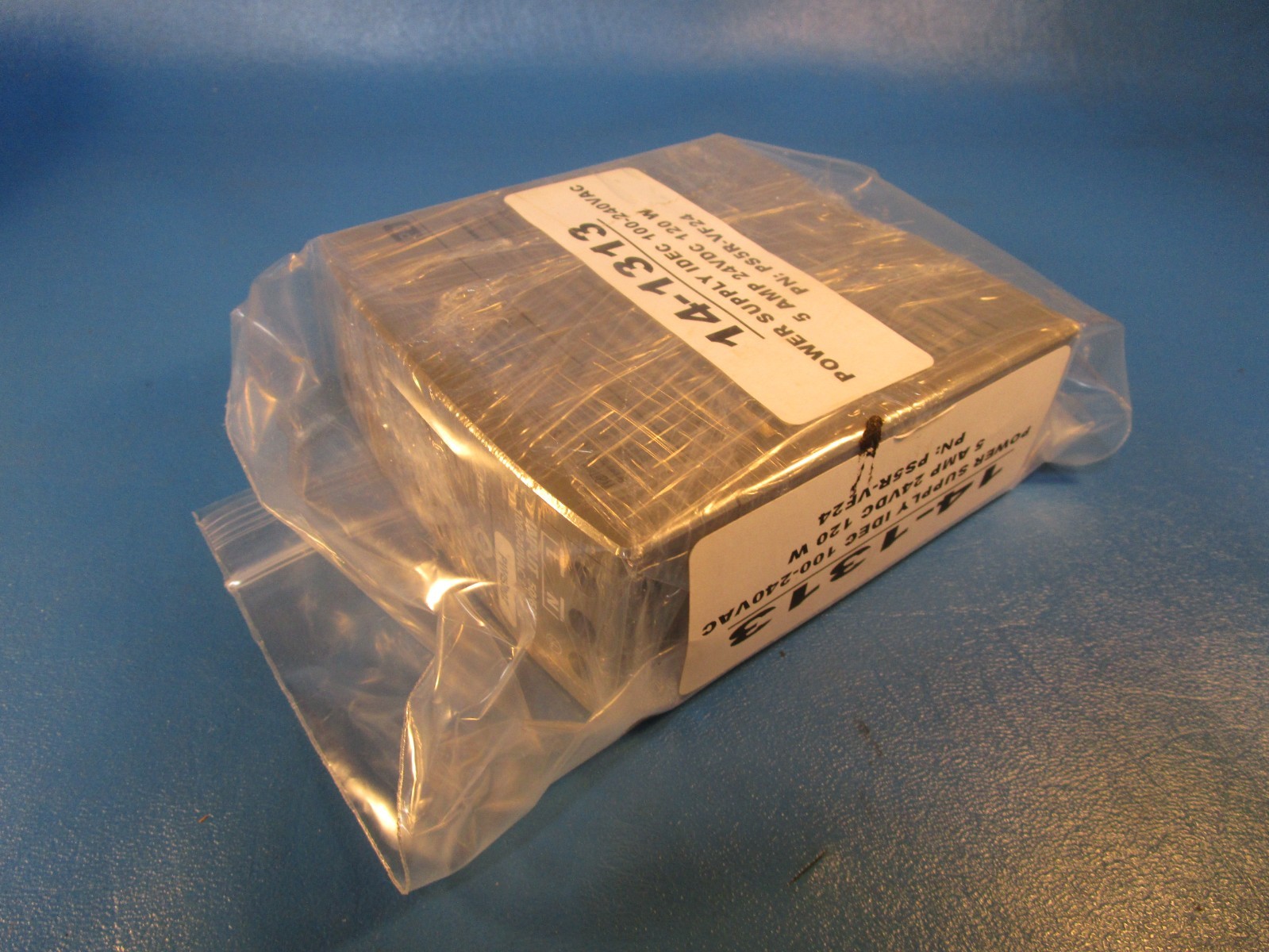 IDEC PS5R-VF24 Power Supply, 24V DC, 120 W, DIN Rail