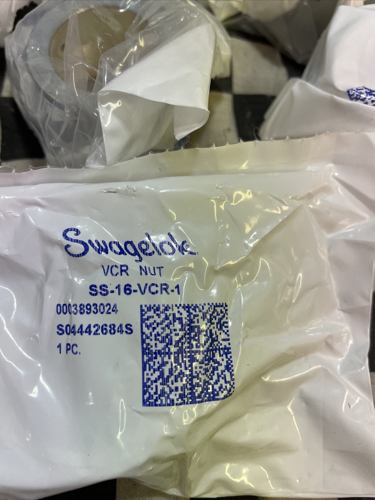 SWAGELOK Female Nut 1″ VCR, SS-16-VCR-1, SS16VCR1, LOT OF 4, SHIPSAMEDAY#1549W6