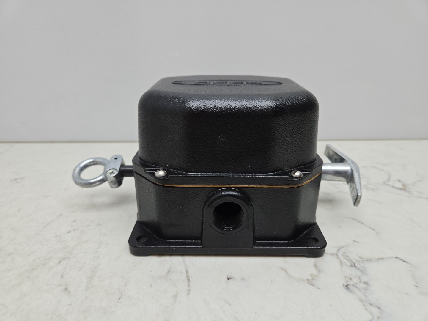 Rees 04944-500 Cable Operator Switch N.O. / N.C. Maintained Black 04944500 New