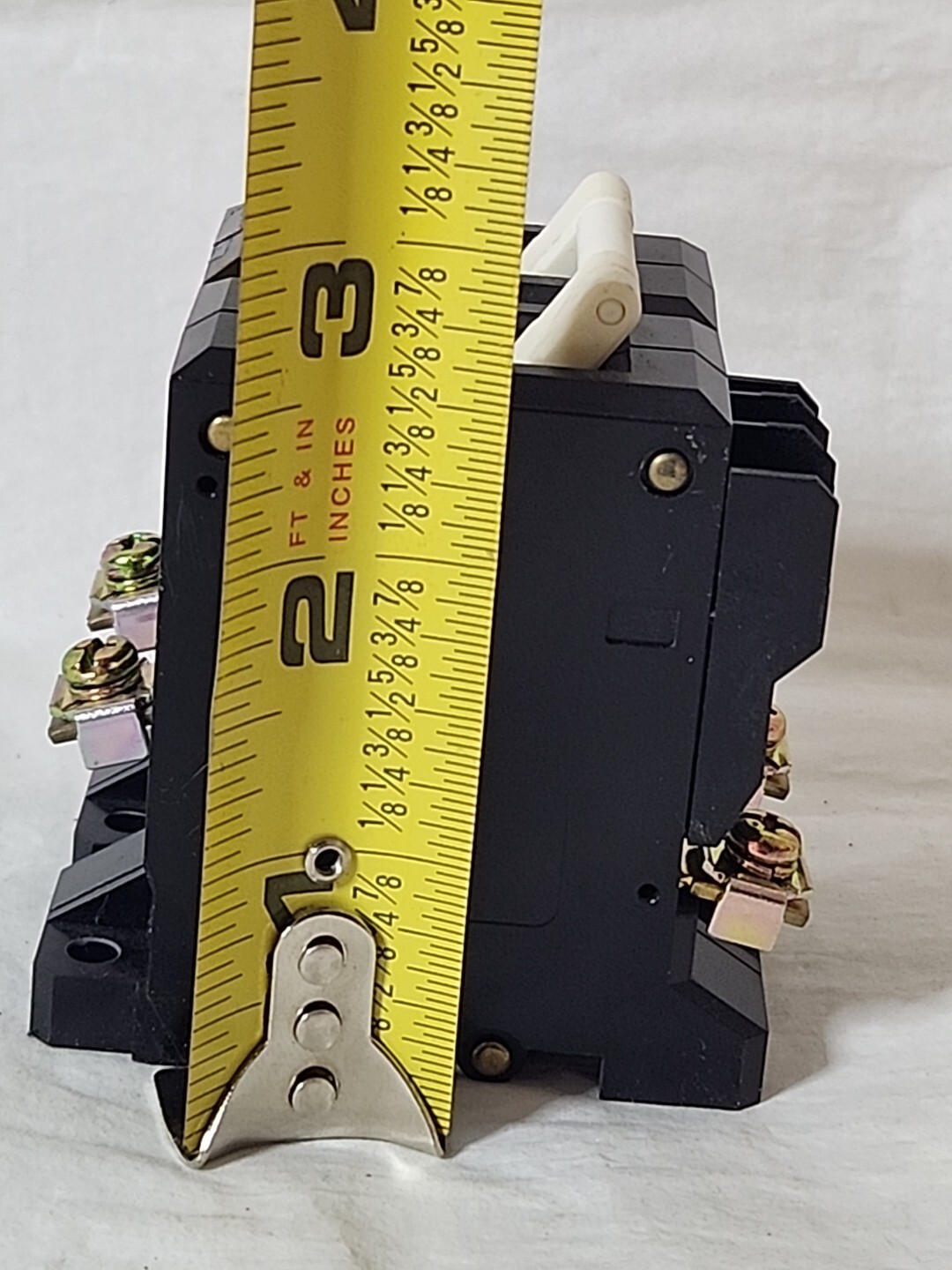 IDEC Izumi NRC211L 7A 2-Pole Circuit Breaker Max V 250V NRC 211L *New*