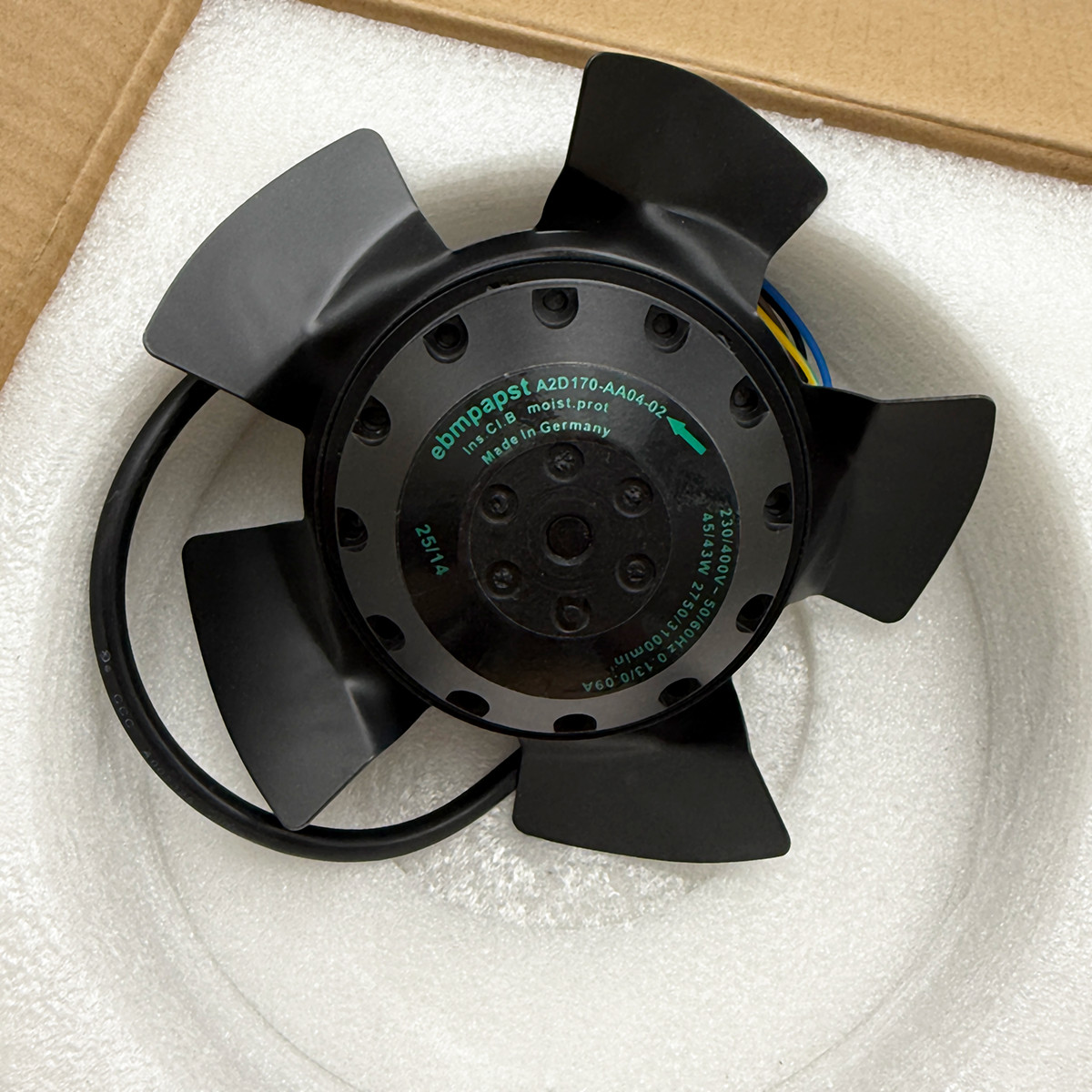 Brand New 1Pcs A2D170-AA04-02 230/400V 45/43W 0.13/0.09A cooling fan
