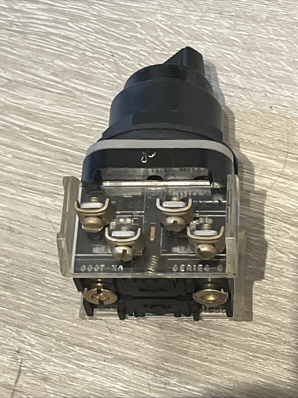 Allen Bradley 800H-JR2B Selector Switch 800HJR2B Series C