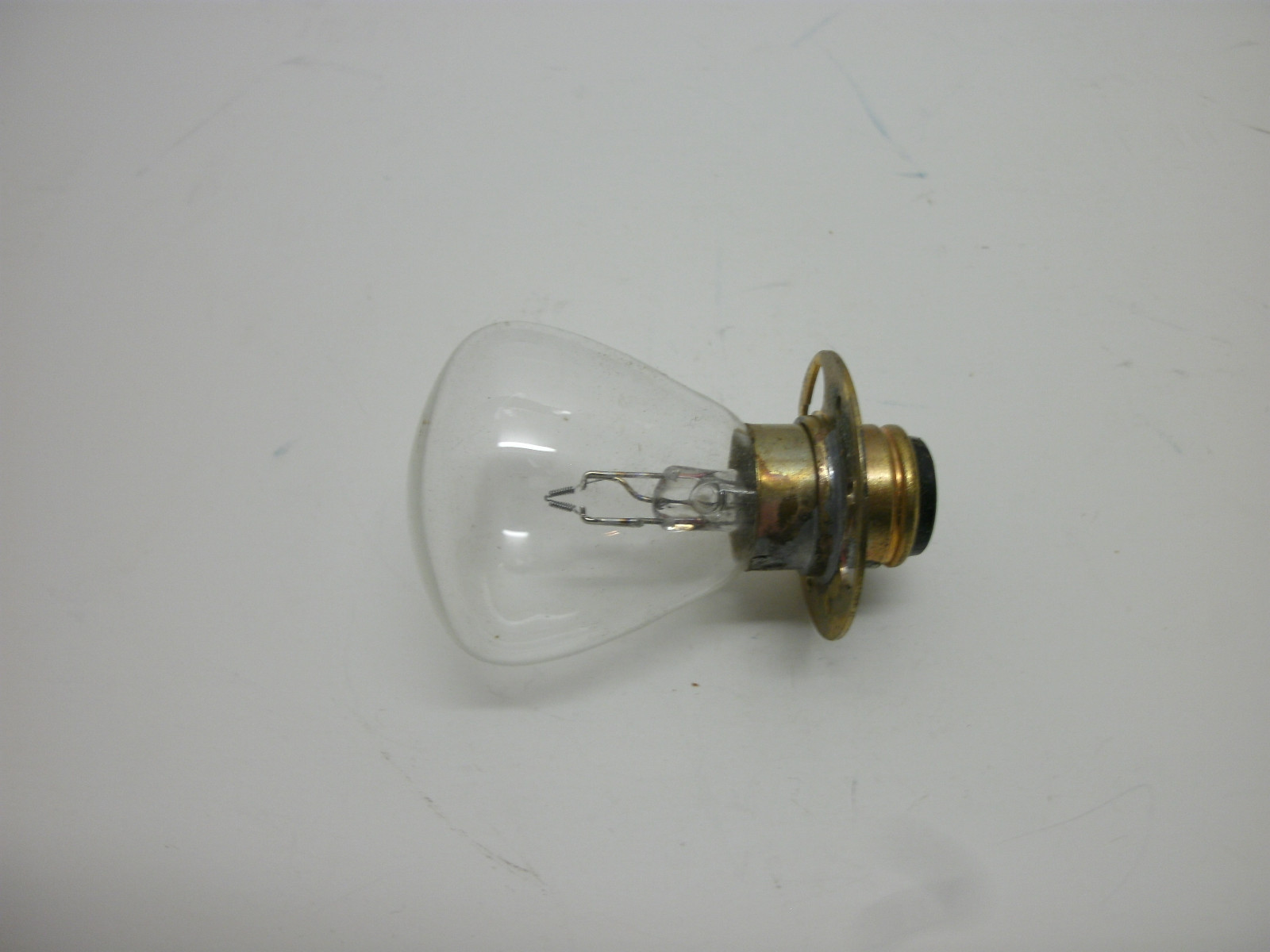 CHICAGO MINIATURE 2330 BULB 6-8V 4.23A 26W P30d RP11 DUAL FILAMENT (1-BULB) NNB