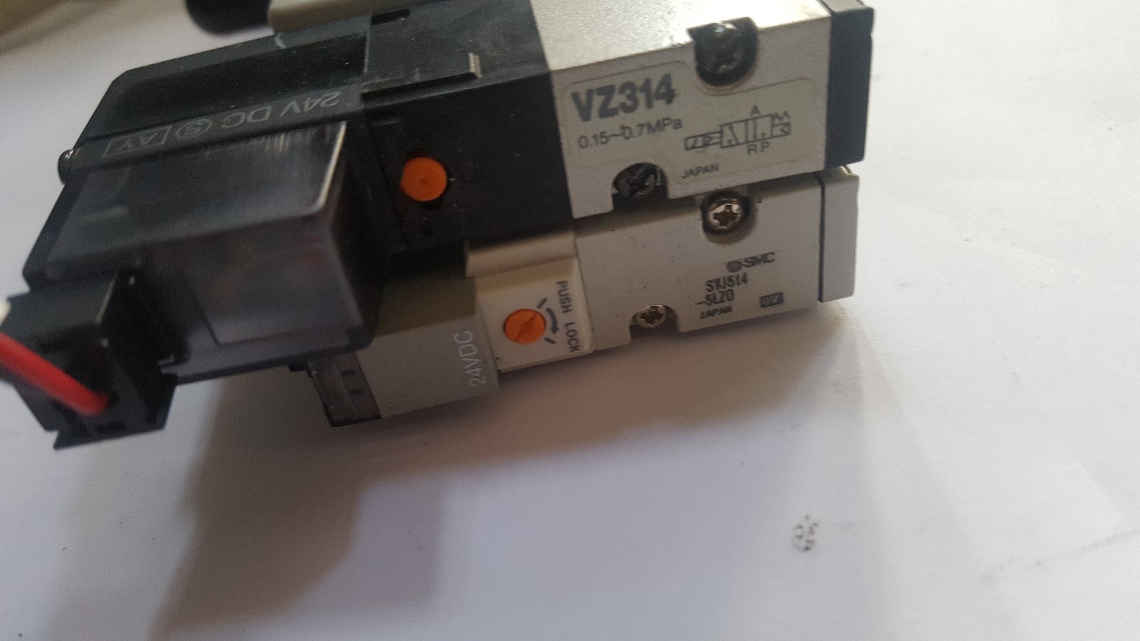 SMC NZL112-K15LZ-E25L MULTISTAGE EJECTOR W/ SMC VZ314 W/ SYJ514-5LZ0 (R6S1.6B1)
