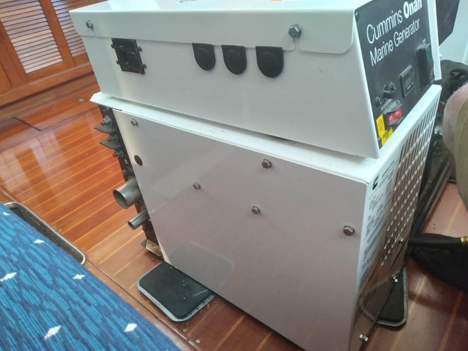 Onan 9MDKBL-5174F , 9 kw Marine Diesel Generator 60 Hz 120/240v 90 day warranty