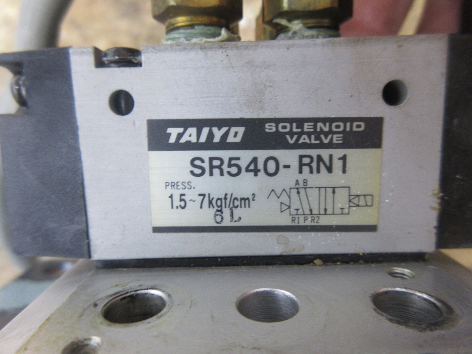 TAIYO SOLENOID VALVE SR540-RN1 SRS1-8S DC24V