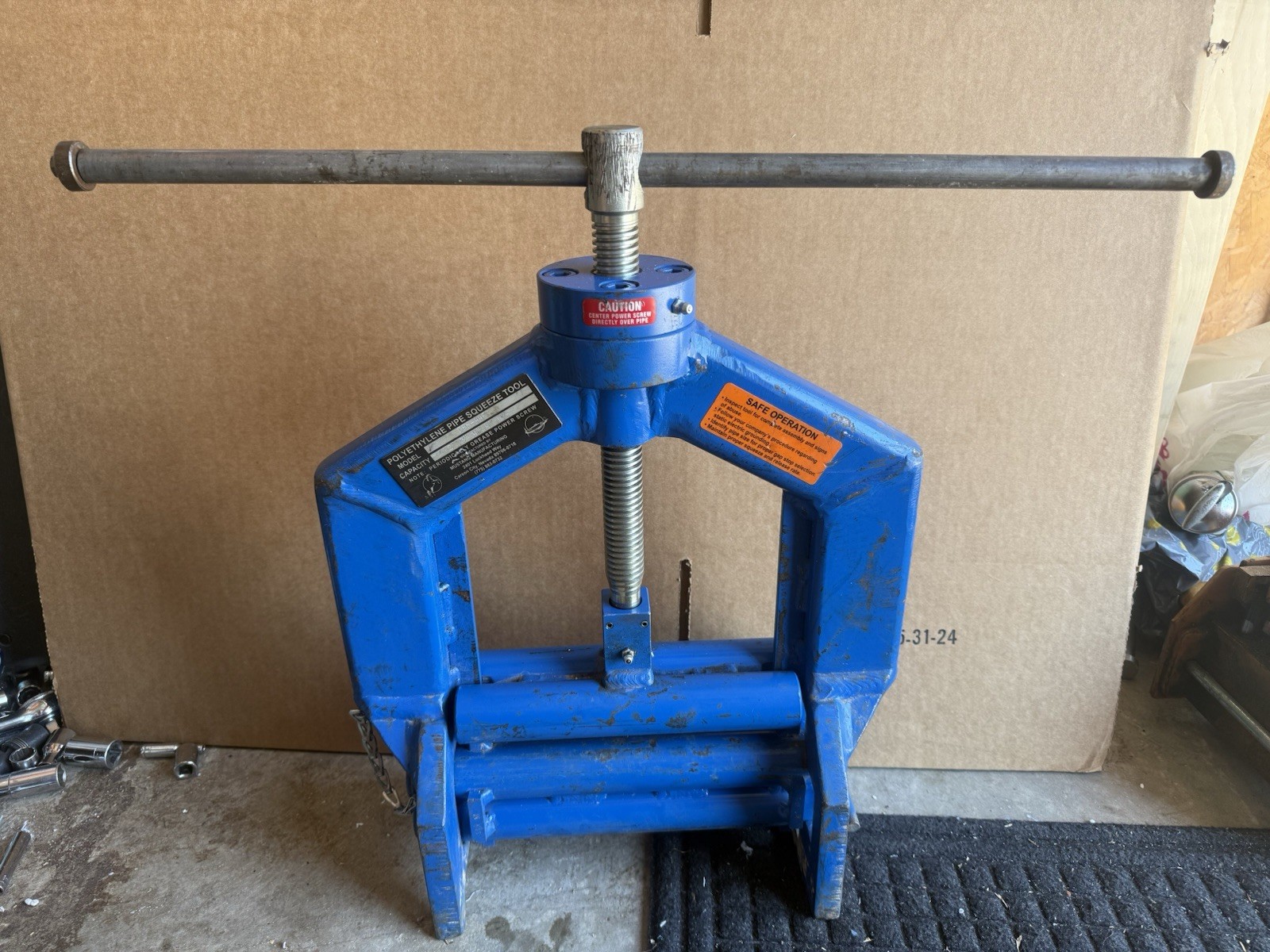 MUSTANG DBS-44F POLYETHYLENE PIPE ZQUEEZE TOOL 2” 3” 4” 4” IPS Used Re/All Des/