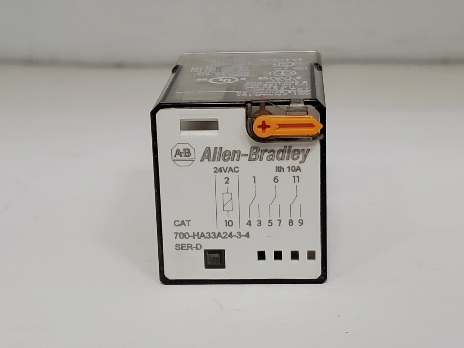 ALLEN BRADLEY 700-HA33A24-3-4 RELAY PUSH-TO-TEST 10A 24V AC 50/60HZ SER D NIB