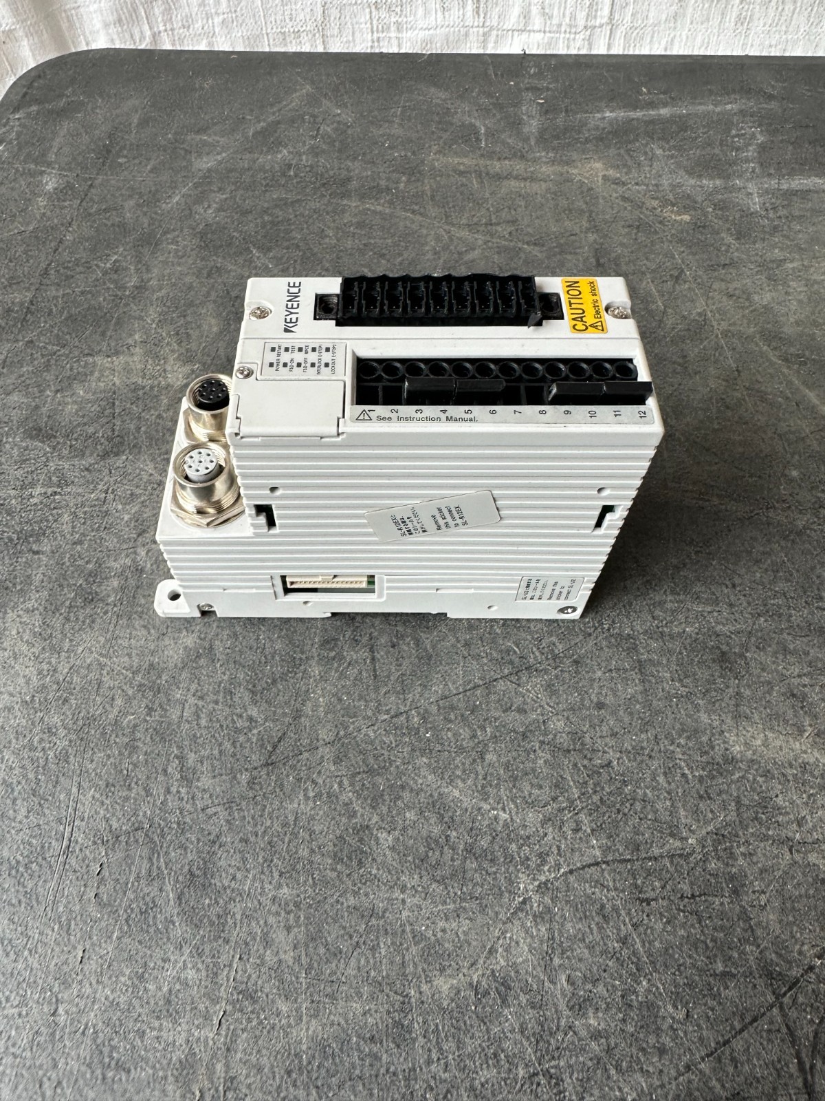 KEYENCE SL-R11 SAFETY CONTROLLER