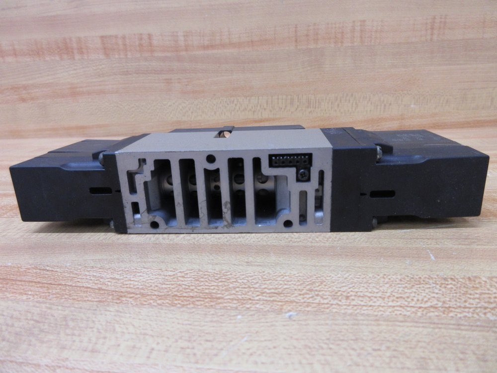 SMC NVFS3300-3FZ Solenoid Valve NVFS33003FZ Chipped Corner