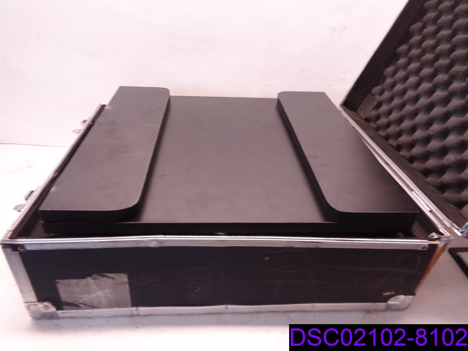 Used Tradeshow Portable Document Display 19″ x 22-1/2″ Case, 39-1/2″ Tall Table